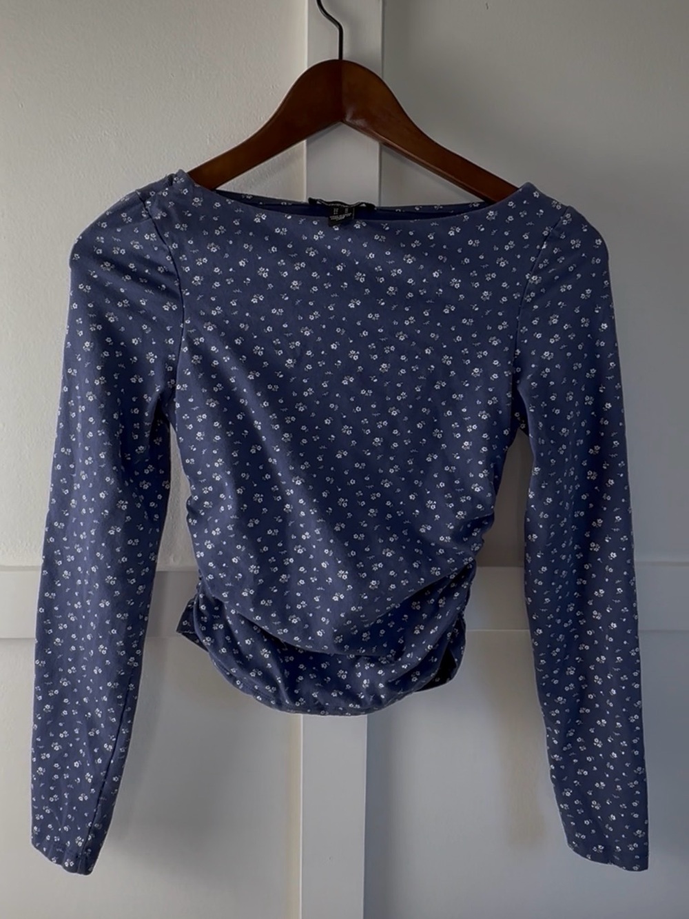 Blue Long-Sleeve Floral Top with Side Ruching